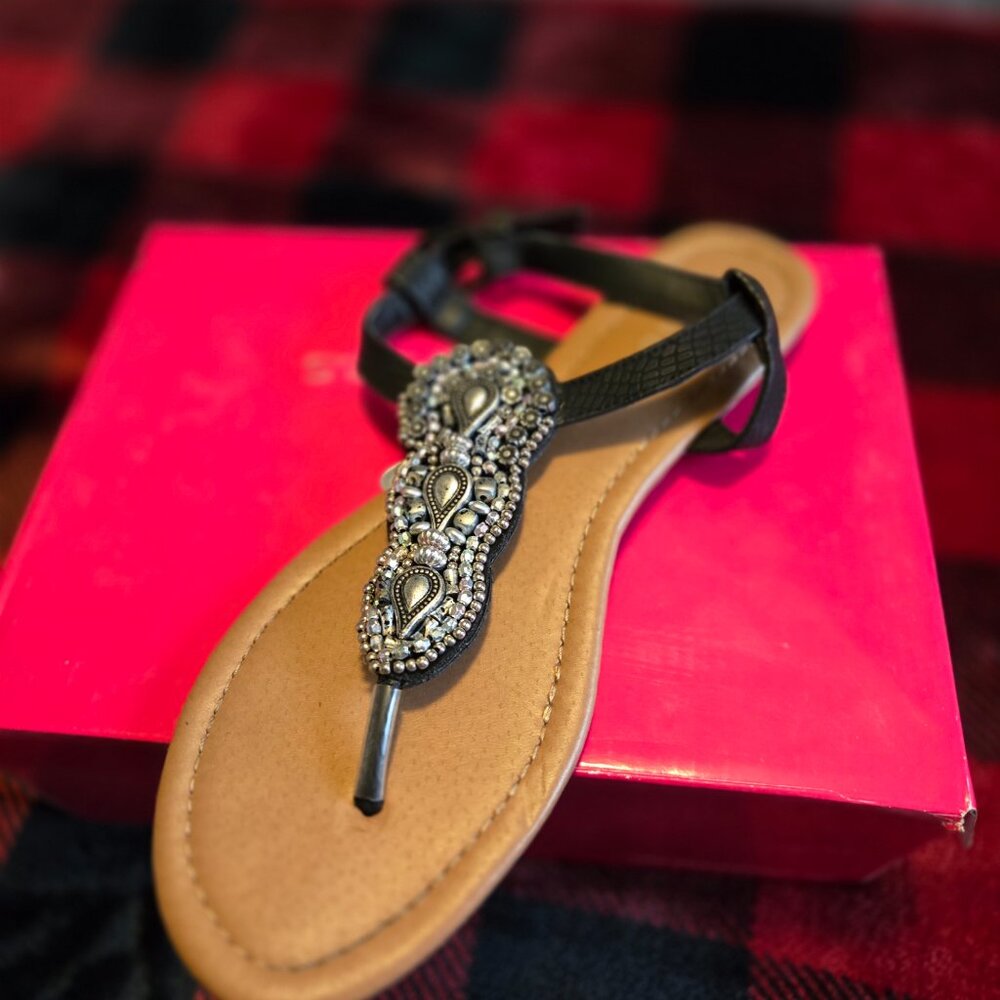 Sandals - Picture 2 of 4
